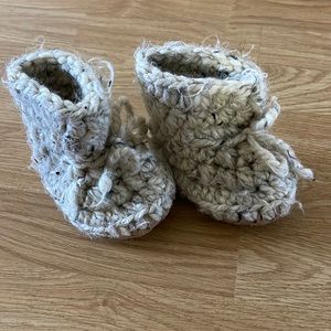 Wool booties / moccasins for babies